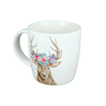 Taza de porcelana “Ciervo con corona de flores” – 380 ml